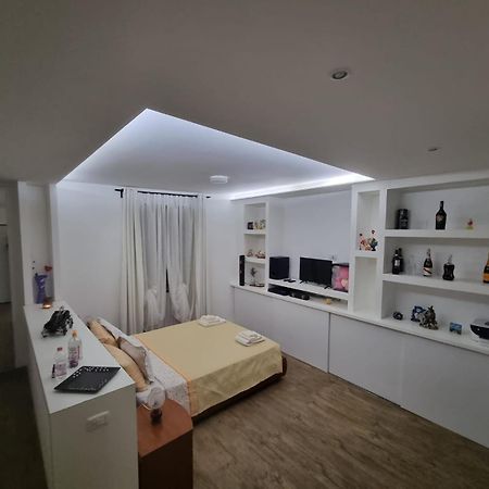 Paderno d'Adda Home Anisia מראה חיצוני תמונה