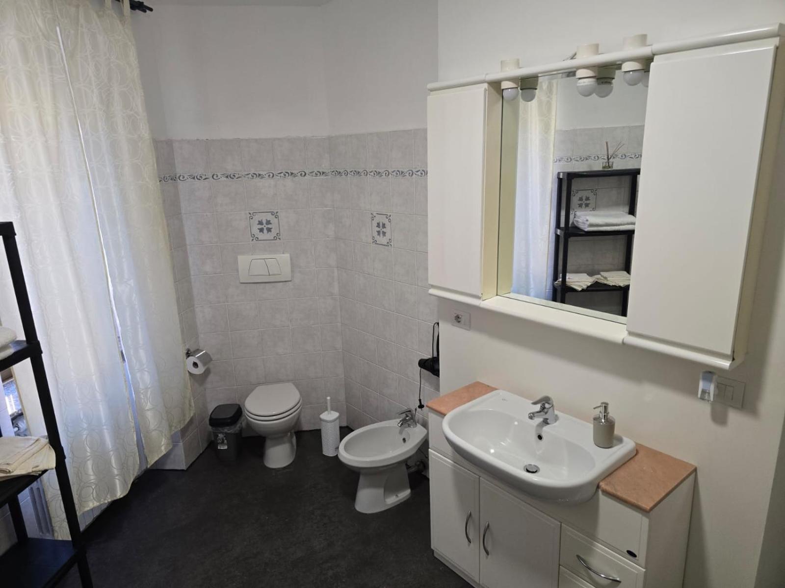 Paderno d'Adda Home Anisia מראה חיצוני תמונה